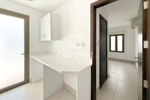 Villa in Signature Villas, Palm Jumeirah, Dubai 6 bedrooms, 1245.37 sq.m. № 128851 - photo 20