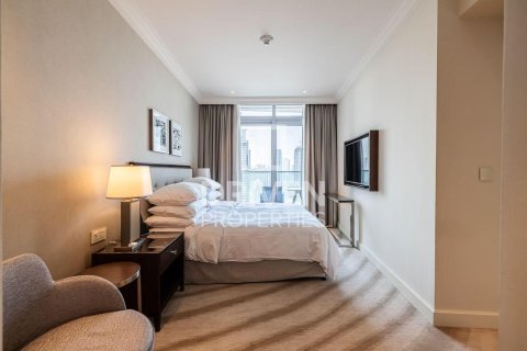 Apartment in The Address Residence Fountain Views, Downtown Dubai (Downtown Burj Dubai), Dubai 3 bedrooms, 205.87 sq.m. № 128864 - photo 11