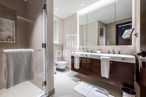 Apartment in The Address Residence Fountain Views, Downtown Dubai (Downtown Burj Dubai), Dubai 3 bedrooms, 205.87 sq.m. № 128864 - photo 19