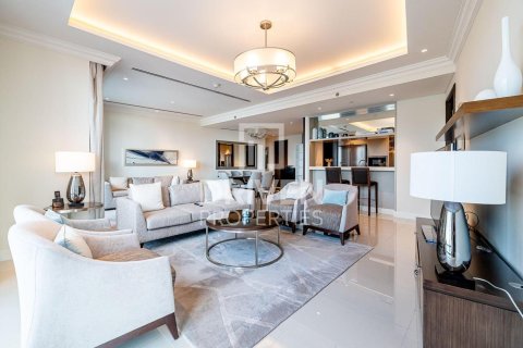 Apartment in The Address Residence Fountain Views, Downtown Dubai (Downtown Burj Dubai), Dubai 3 bedrooms, 205.87 sq.m. № 128864 - photo 2