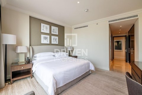 Apartment in The Address Residence Fountain Views, Downtown Dubai (Downtown Burj Dubai), Dubai 3 bedrooms, 205.87 sq.m. № 128864 - photo 8