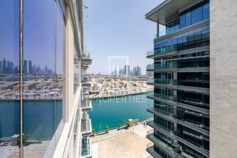 Apartment in Al Wasl, Dubai 2 bedrooms, 150.97 sq.m. № 137151 - photo 27
