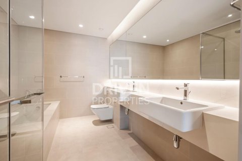 Apartment in Al Wasl, Dubai 2 bedrooms, 150.97 sq.m. № 137151 - photo 25