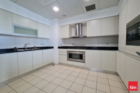 Снять в аренду квартиру в Пальме Джумейре, Дубай: 3 спальни, 211.8м², № 64205 - фото 4