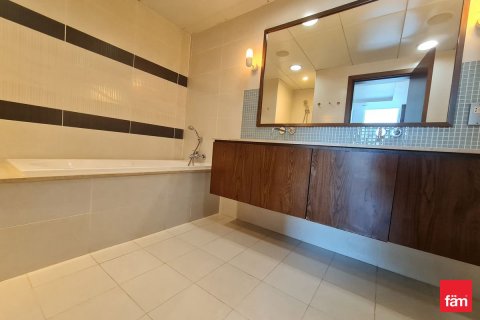 Снять в аренду квартиру в Пальме Джумейре, Дубай: 3 спальни, 211.8м², № 64205 - фото 9