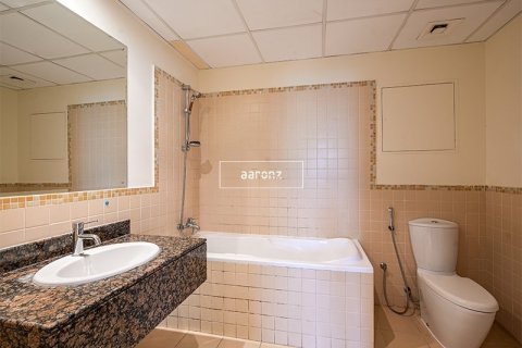 Apartment in Jumeirah Beach Residence, Dubai 2 bedrooms, 134.7 sq.m. № 18193 - photo 11