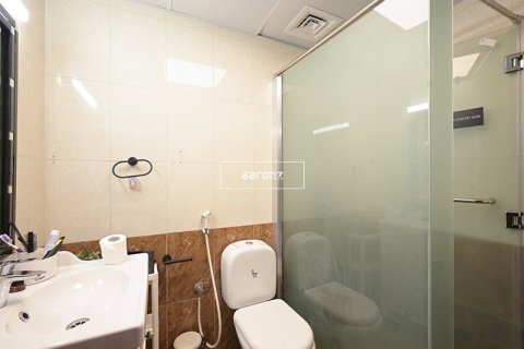 Apartment in Jumeirah Lake Towers, Dubai 2 bedrooms, 130.5 sq.m. № 18191 - photo 11