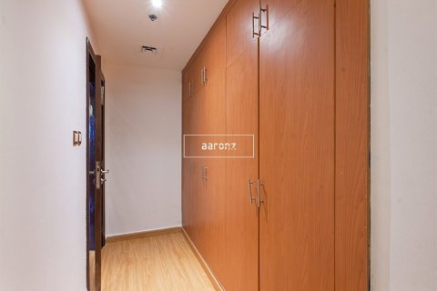 Apartment in Jumeirah Lake Towers, Dubai 2 bedrooms, 130.5 sq.m. № 18191 - photo 6