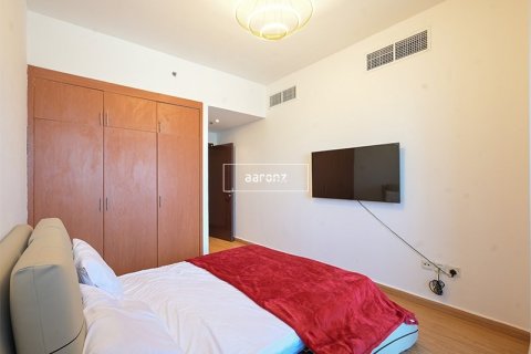 Apartment in Jumeirah Lake Towers, Dubai 2 bedrooms, 130.5 sq.m. № 18191 - photo 9