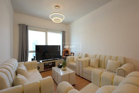 Apartment in Jumeirah Lake Towers, Dubai 2 bedrooms, 130.5 sq.m. № 18191 - photo 2