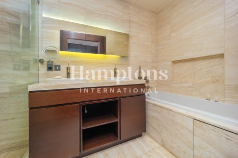 Apartment in Burj Khalifa, Dubai 2 bedrooms, 143.62803800 sq.m. № 63446 - photo 12