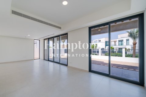 Снять в аренду виллу в Arabian Ranches 3, Дубай: 4 спальни, 380.62359100м², № 63445 - фото 5