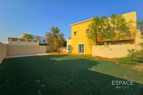 Снять в аренду таунхаус в Арабиан Ранчес, Дубай: 3 спальни, 213м², № 71263 - фото 12