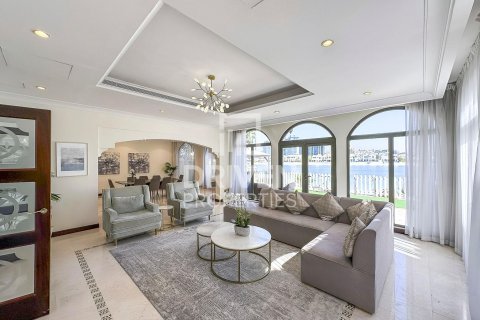 Villa à Garden Homes, Palm Jumeirah, Dubai, 5 chambres, 682 m², № 20746 - photo 1