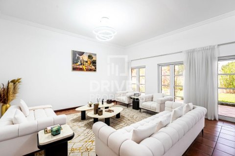 Villa en The Villa, Dubai, 4 dormitorios, 640 m², № 20760 - foto 3