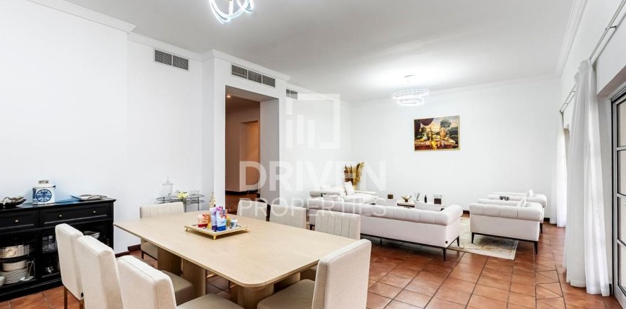 Villa en The Villa, Dubai, 4 dormitorios, 640 m², № 20760