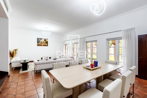 Villa en The Villa, Dubai, 4 dormitorios, 640 m², № 20760 - foto 2