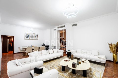 Villa en The Villa, Dubai, 4 dormitorios, 640 m², № 20760 - foto 5