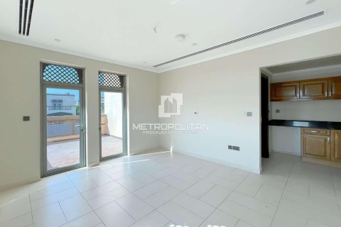Villa en Regional, Jumeirah Park, Dubai, 5 dormitorios, 740 m², № 73157 - foto 10