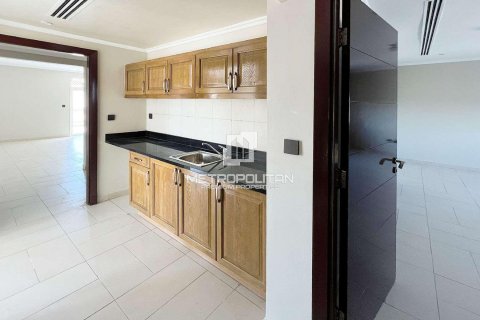 Villa en Regional, Jumeirah Park, Dubai, 5 dormitorios, 740 m², № 73157 - foto 14