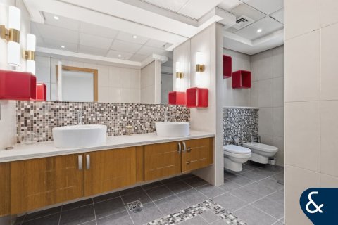 Купить виллу в Regional, Jumeirah Park, Дубай: 5 спален, 476м², № 98235 - фото 12