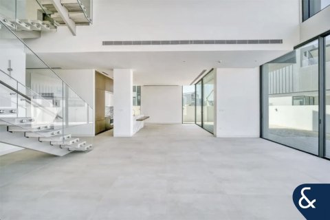 Купить виллу в Дубае: 5 спален, 543м², № 98237 - фото 3