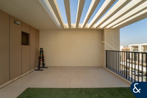 Villa en Victory Heights, Dubai Sports City, Dubai, 4 dormitorios, 389 m², № 98219 - foto 14