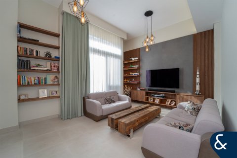 Villa en Victory Heights, Dubai Sports City, Dubai, 4 dormitorios, 389 m², № 98219 - foto 2