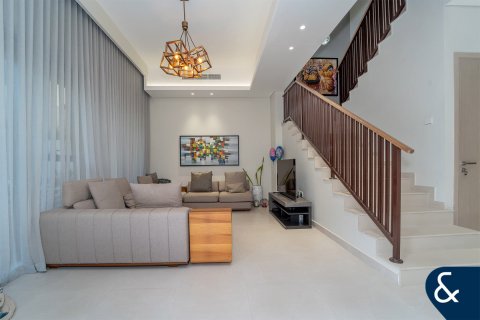 Villa en Victory Heights, Dubai Sports City, Dubai, 4 dormitorios, 389 m², № 98219 - foto 18