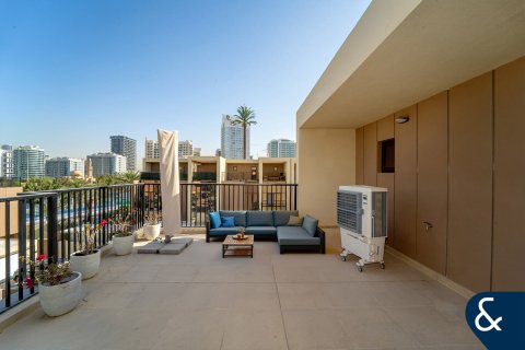 Villa en Victory Heights, Dubai Sports City, Dubai, 4 dormitorios, 389 m², № 98219 - foto 15