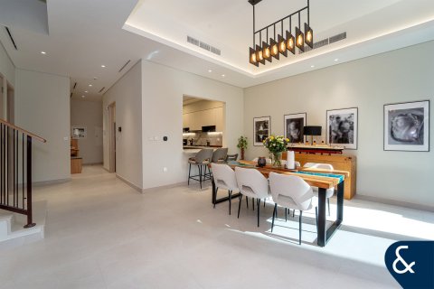 Villa en Victory Heights, Dubai Sports City, Dubai, 4 dormitorios, 389 m², № 98219 - foto 19