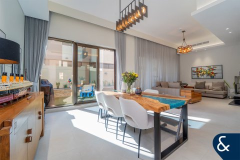 Villa en Victory Heights, Dubai Sports City, Dubai, 4 dormitorios, 389 m², № 98219 - foto 17