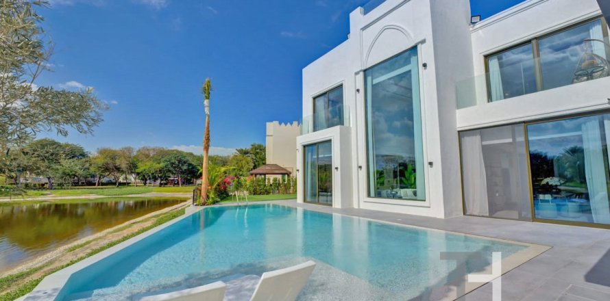Villa à Jumeirah Islands, Dubai, 5 chambres, 527 m², № 16328