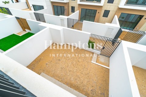 Townhouse in Arabian Ranches 3, Dubai 3 bedrooms, 144.839 sq.m. № 102103