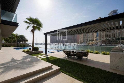 Villa in Palm Jumeirah, Dubai 6 bedrooms, 1358.15 sq.m. № 137168 - photo 3