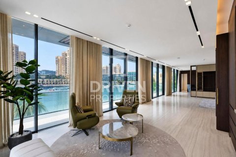 Villa in Palm Jumeirah, Dubai 6 bedrooms, 1358.15 sq.m. № 137168 - photo 16