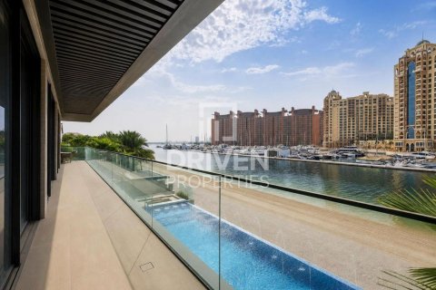 Villa in Palm Jumeirah, Dubai 6 bedrooms, 1358.15 sq.m. № 137168 - photo 2