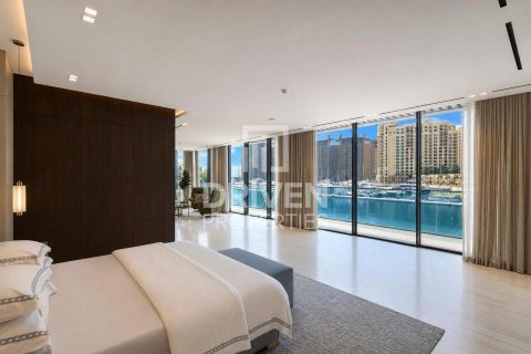 Villa in Palm Jumeirah, Dubai 6 bedrooms, 1358.15 sq.m. № 137168 - photo 5