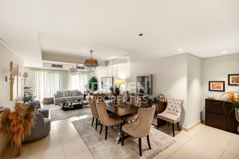 Apartment in The Crescent, Palm Jumeirah, Dubai 3 bedrooms, 397.9 sq.m. № 137161 - photo 3