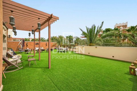 Apartment in The Crescent, Palm Jumeirah, Dubai 3 bedrooms, 397.9 sq.m. № 137161 - photo 19