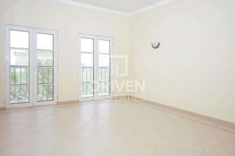 Villa in The Villa, Dubai 4 bedrooms, 606.01 sq.m. № 137171 - photo 7