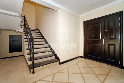 Villa in The Villa, Dubai 4 bedrooms, 606.01 sq.m. № 137171 - photo 6