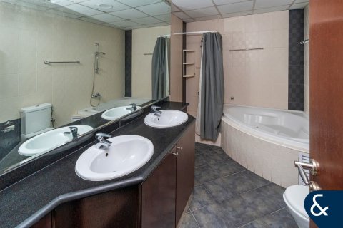 Apartment in KG Tower, Dubai Marina, Dubai 3 bedrooms, 258 sq.m. № 75658 - photo 16