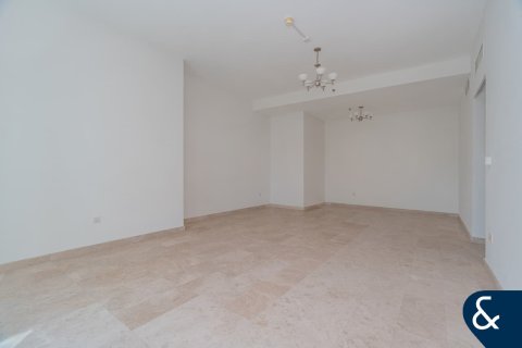 Apartment in KG Tower, Dubai Marina, Dubai 3 bedrooms, 258 sq.m. № 75658 - photo 3