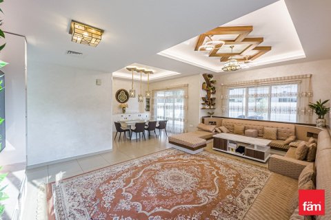 Villa in Dubai 5 bedrooms, 427.4 sq.m. № 53087 - photo 8