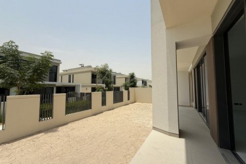Villa in Dubai 4 bedrooms, 227.4 sq.m. № 78111 - photo 9