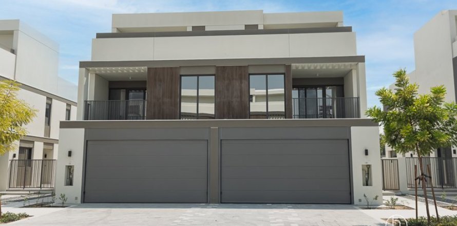 Villa in Dubai 4 bedrooms, 227.4 sq.m. № 78111