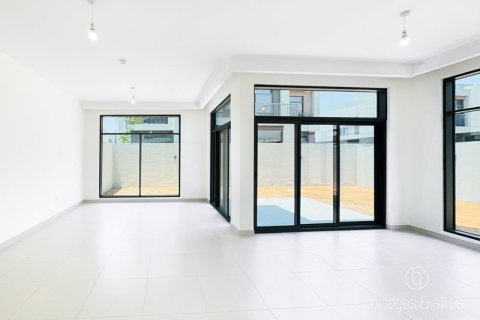 Villa in Dubai 3 bedrooms, 324.3 sq.m. № 78112 - photo 3