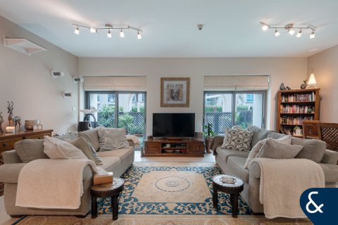 Apartamento en The Views, Dubai, 2 dormitorios, 181 m², № 79342 - foto 3