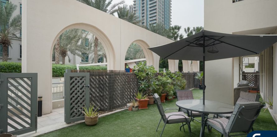 Apartamento en The Views, Dubai, 2 dormitorios, 181 m², № 79342
